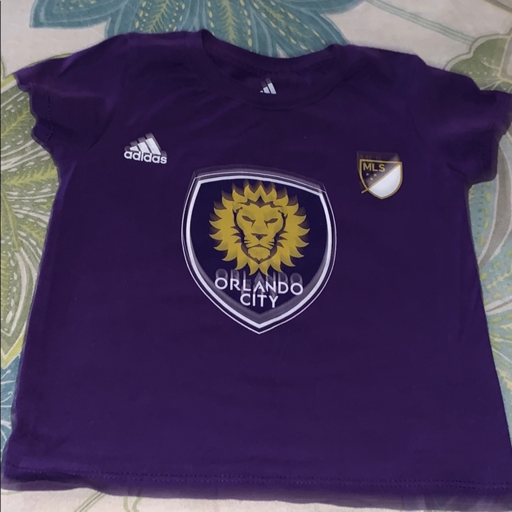 COPY - NWOT ORLANDO CITY #10 KAKÁ T-SHIRT IN 2T
